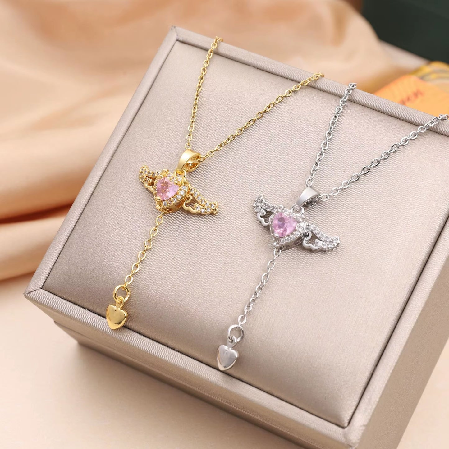 Collar Cupid Wings — Alas de Ángel Doradas | Acero Inoxidable 316L